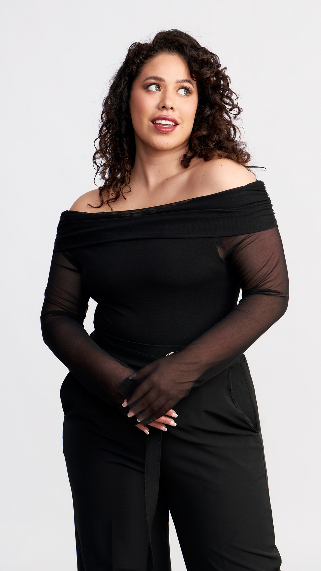 Top de Tul Off Shoulder Jhoselyn Negro