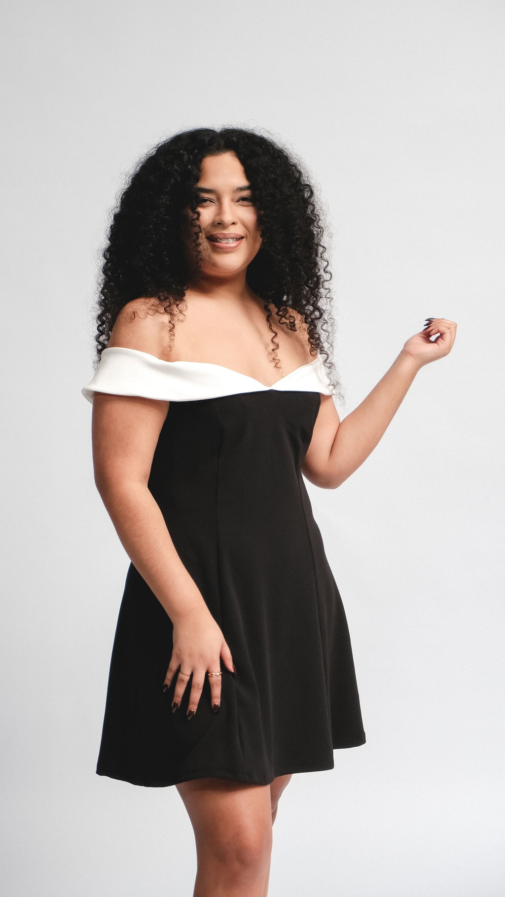 VESTIDO BI COLOR KORINA NEGRO